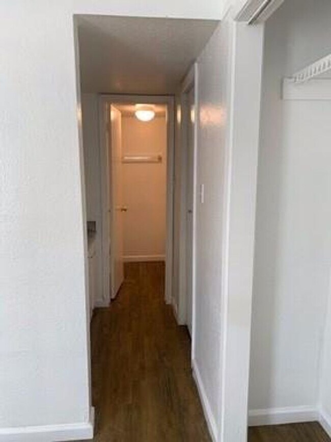 Foto del edificio - 3 bedroom / 2 bathroom - 1st floor condo