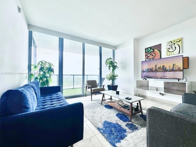 Foto del edificio - 601 NE 36th St