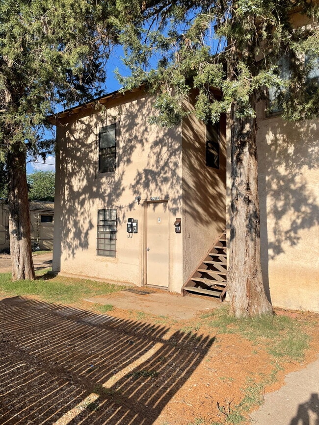 Building Photo - 2 Bedroom in Tech Terrace!