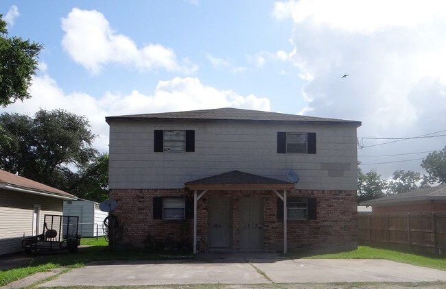 Building Photo - 1215-1217 S 15th St