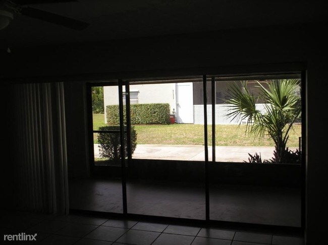 Building Photo - 830 NW 11th Terrace