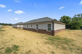 Building Photo - 295 Oak Grv Cir