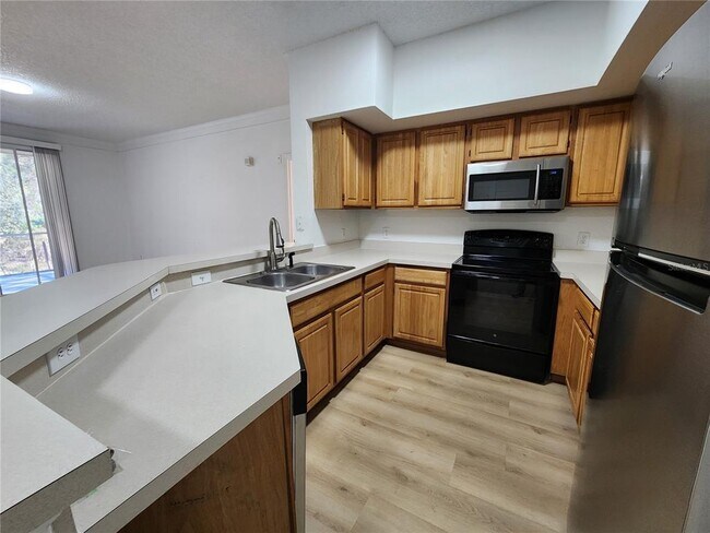 Foto del edificio - 13037 Mulberry Park Dr