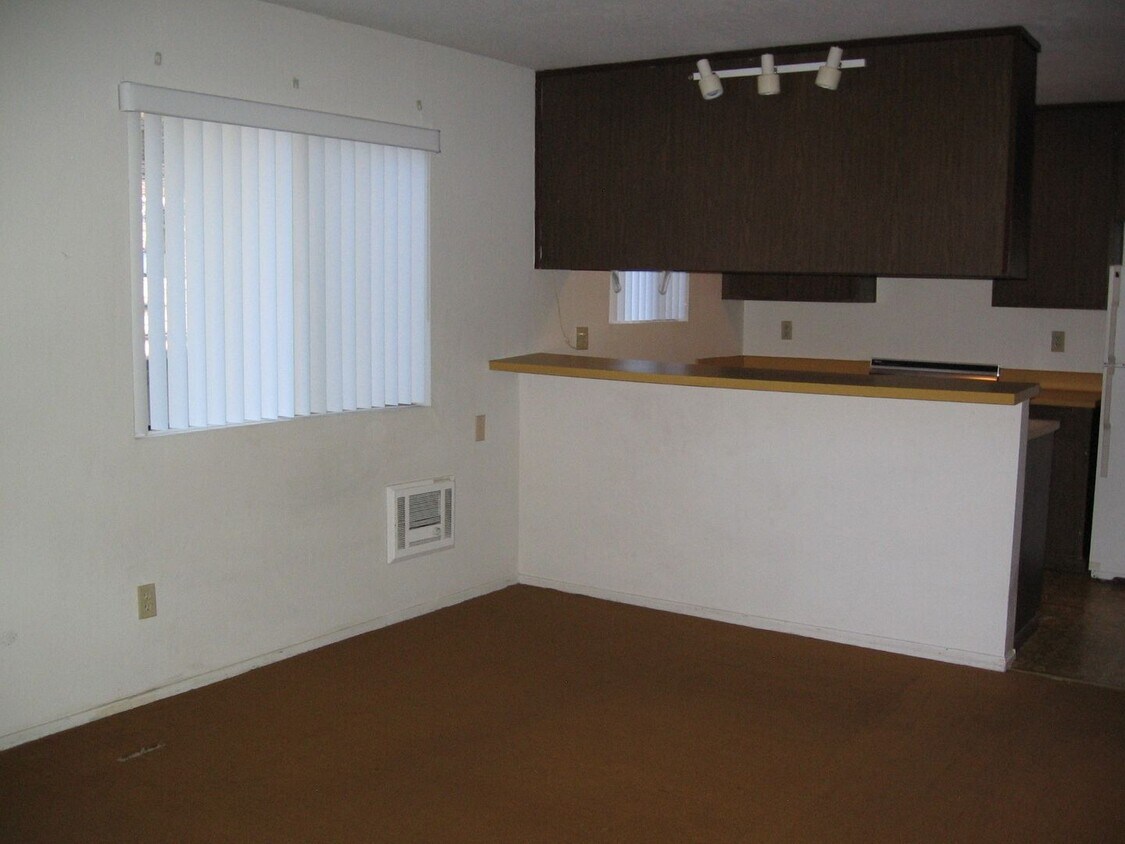 Primary Photo - Ground Floor Studio for Rent – La Vista Bl...