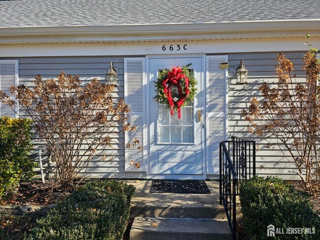 Foto del edificio - 663 Yorktown Ln