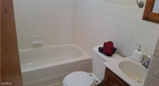 Building Photo - 3 br, 1.5 bath House - 216 Linden Ave