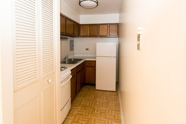 Foto del edificio - 665 W Wrightwood Ave