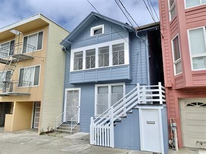 Photo - Top-Floor 3BR with Renovated Kitchen Acros... Apartment