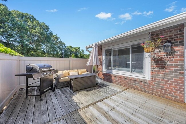 Building Photo - 234A Springmeadow Dr
