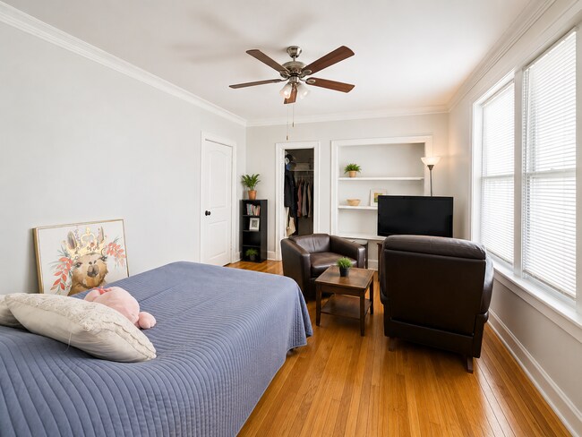 Foto del edificio - 1635 W Morse Ave