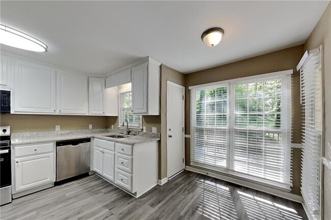 Foto del edificio - 2105 Cornerstone Ln S W