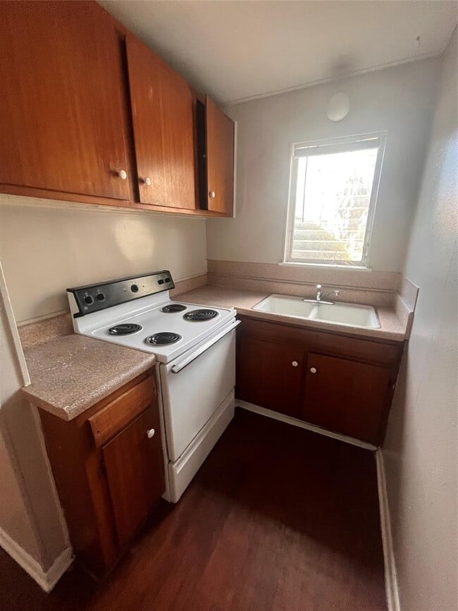 Foto del edificio - 3304 Red River St