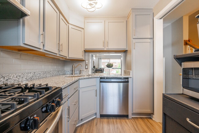Building Photo - Georgetown Apartments