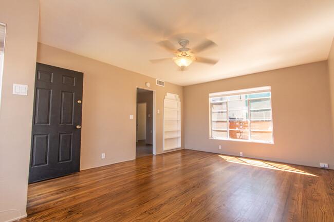 Building Photo - 1602-1604 Rosecrans / 3010 Jarvis