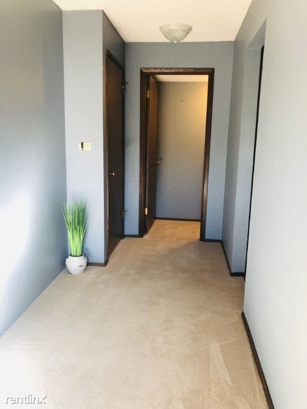 Building Photo - 2 br, 1 bath Apartment - 738 S 231st Street