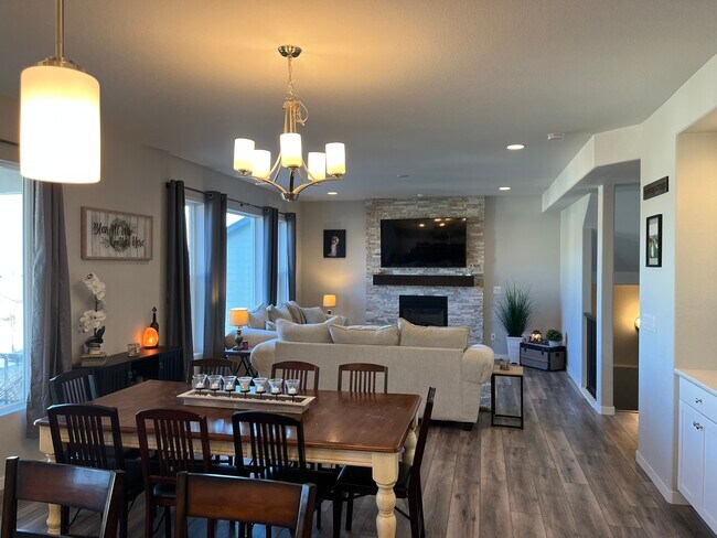 Foto del edificio - 11130 Falling Snow Ln
