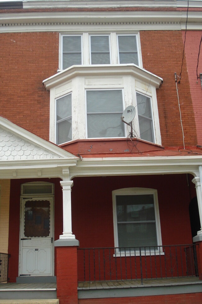 Foto del edificio - 733 E Chestnut St