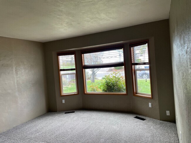 Building Photo - Great Property- 3 Bedroom 2 Bath Home w/Large Deck and Patio Area