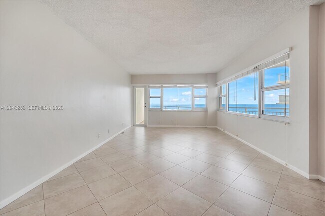 Foto del edificio - 710 N Ocean Blvd