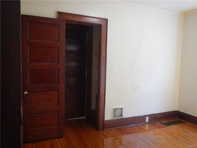 Building Photo - 831 Westcott St