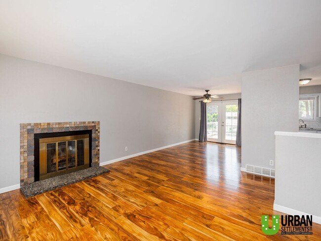 Foto del edificio - 4 bedroom 2 bath room house for rent in So...