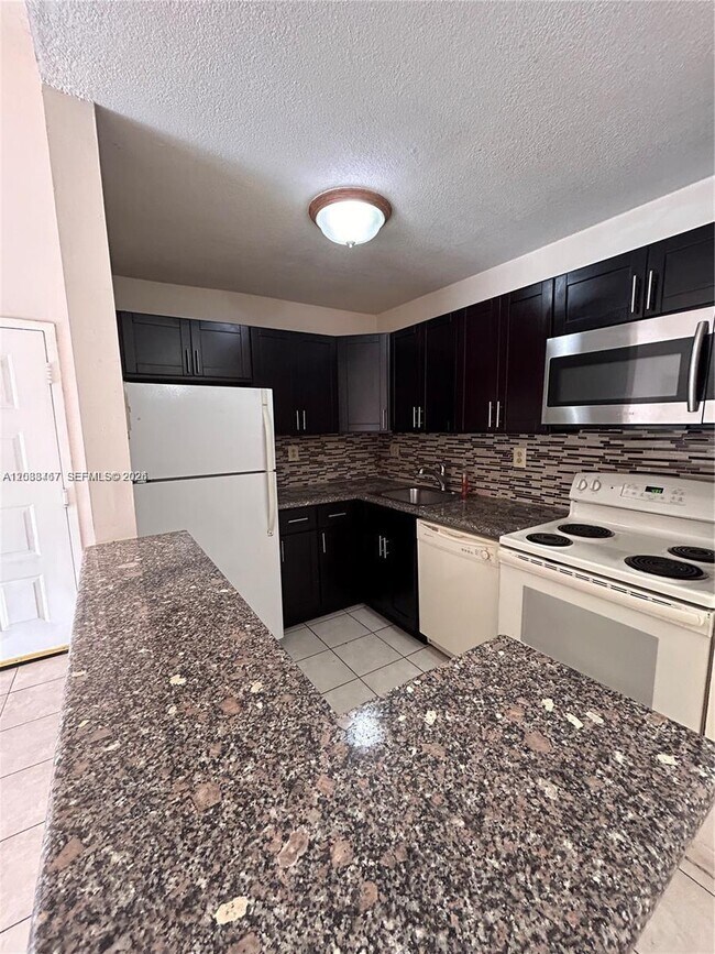Foto del edificio - 15630 SW 80th St