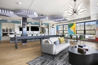 Building Photo - Aurum