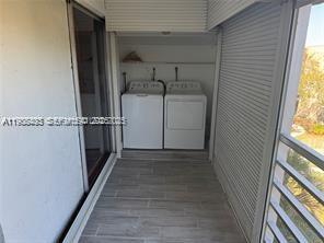 Foto del edificio - 3571 Inverrary Dr