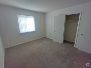 Building Photo - 600 Reusens Rd