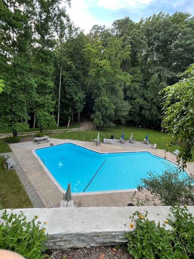 Building Photo - 2604 Red Oak Cir