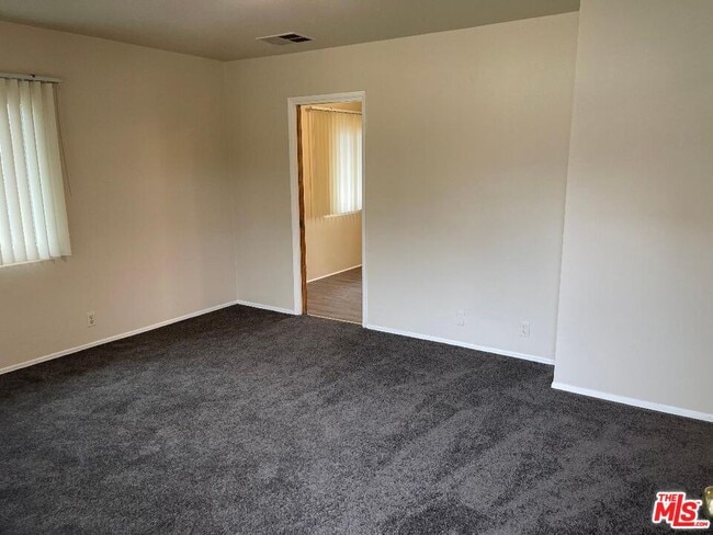 Building Photo - 10613 Crenshaw Blvd
