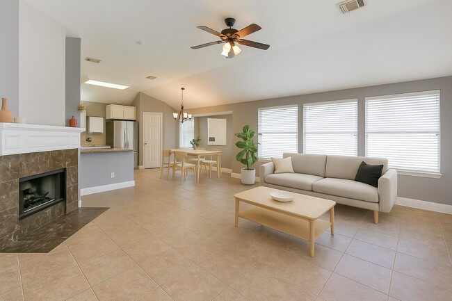 Building Photo - 1110 Cambrian Park Ct