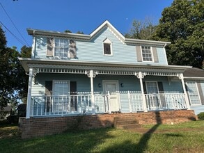 Building Photo - 700 Country Ridge Ct