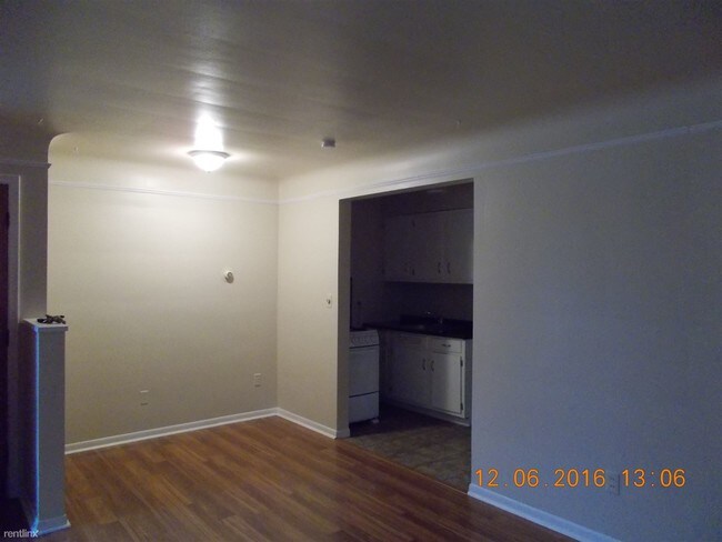 Building Photo - 1 br, 1 bath Apartment - 715 E University Ave