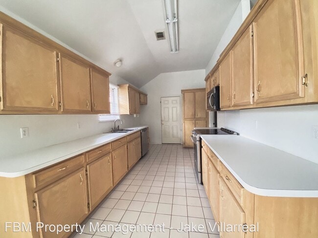 Building Photo - 3 br, 2 bath House - 217 Morene Ave