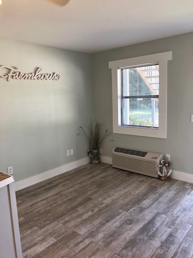 Foto del edificio - Pine Haven Apartments