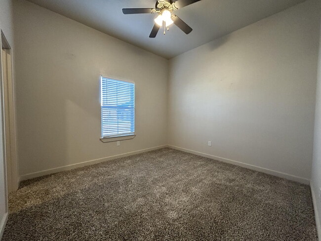 Foto del edificio - 2611 135th St