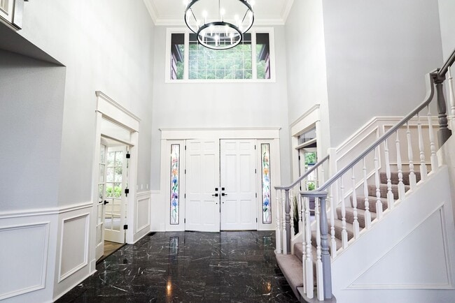 Building Photo - Pete’s Mountain Estate with Mountain Views