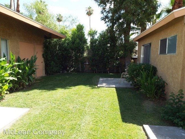 Building Photo - 350 E Palm Canyon Dr