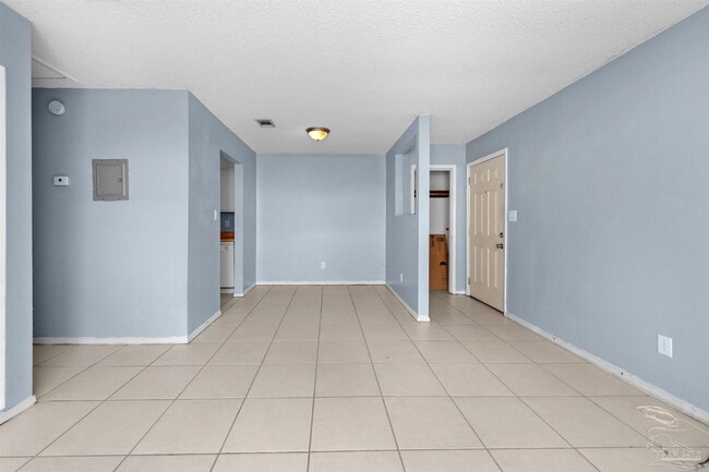 Building Photo - 1555 Green Briar Pkwy
