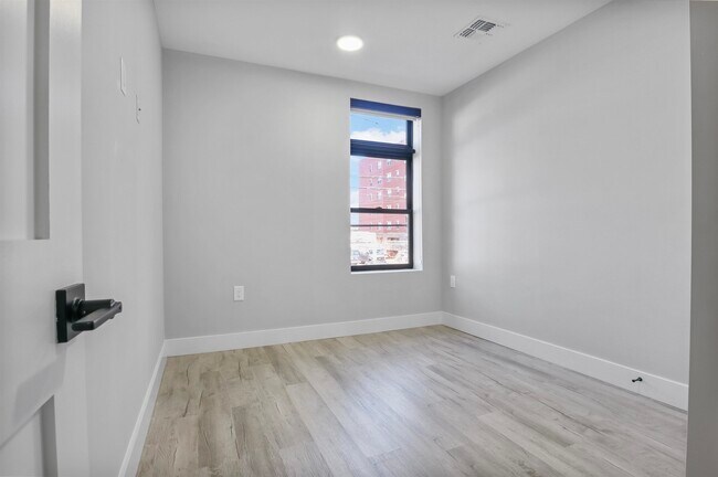 Foto del edificio - 187 Culver Ave