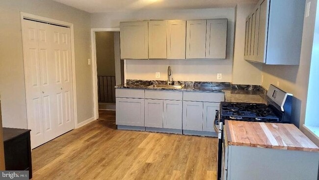 Foto del edificio - 29 E Hinckley Ave