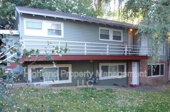 Building Photo - 1245 NE Cove Way