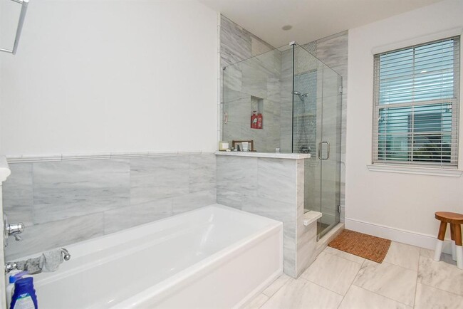 Foto del edificio - 7822 Coachwood Dr