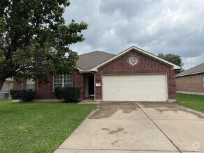 Building Photo - 3004 Hanstrom Ct