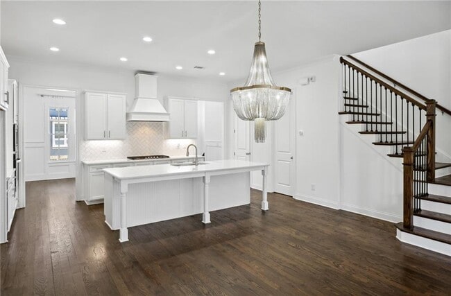 Building Photo - 2436 Skyland Way NE