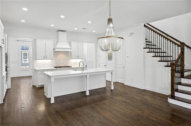 Foto del edificio - 2436 Skyland Way NE