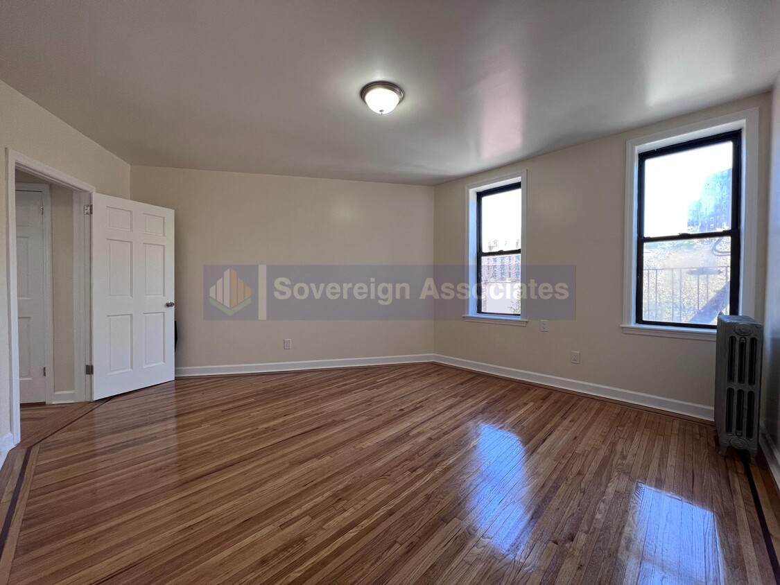 Foto principal - 116 West 238th Street