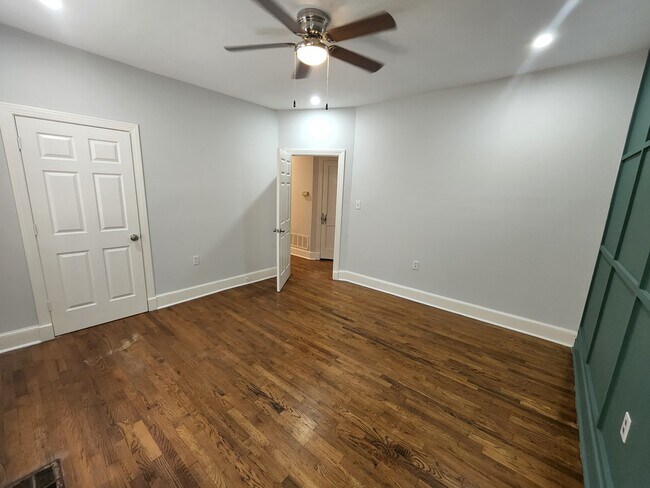 Foto del edificio - 2381 Forrest Ave
