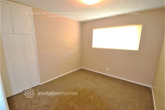 Building Photo - 3910 W Loma Ln